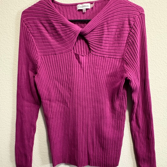 Calvin Klein key hole twisted sweater in fuchsia size Large - Picture 1 of 3